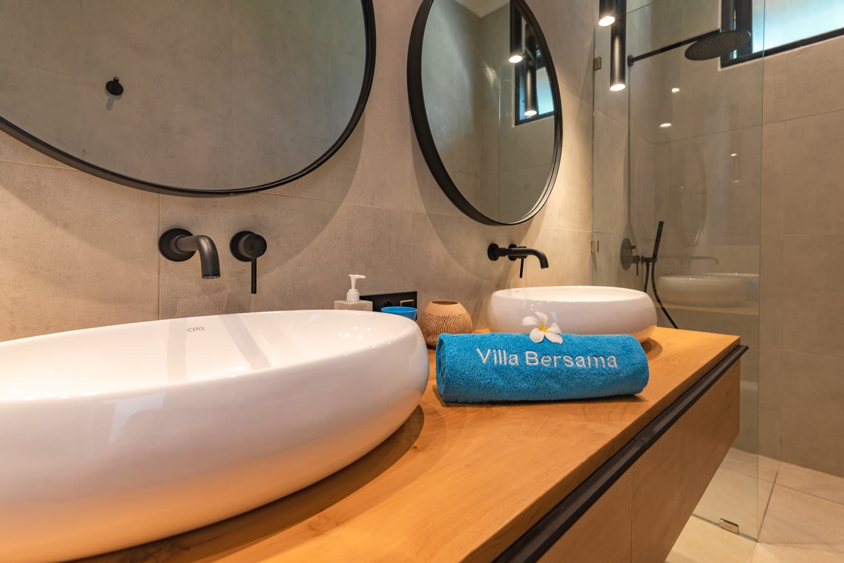 Villa Bersama — bedroom (6)