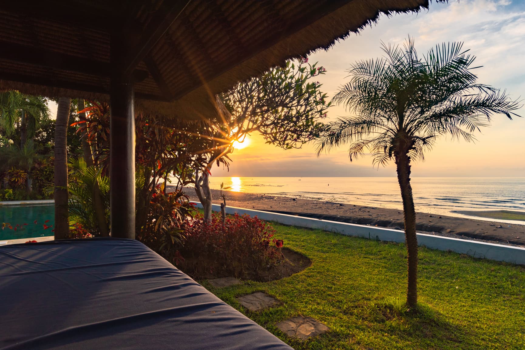 Villa Bersama — tuin, zwembad en strand (8)